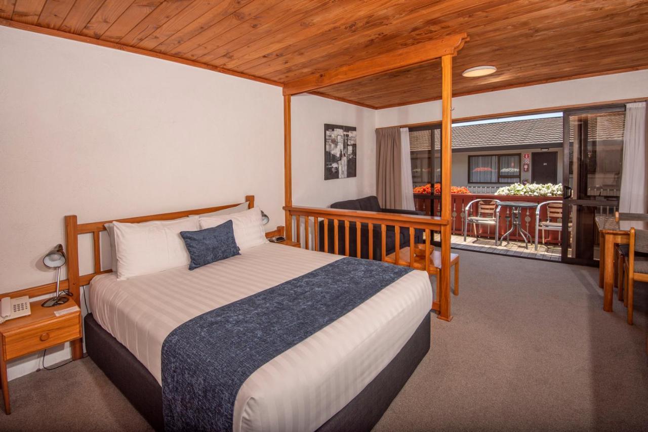 Swiss Chalet Lodge Motel Paihia Exterior photo