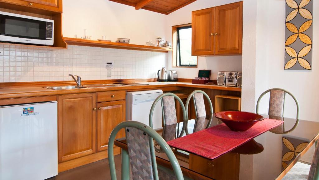 Swiss Chalet Lodge Motel Paihia Room photo