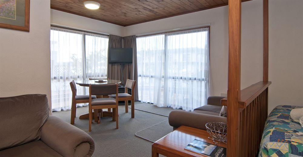 Swiss Chalet Lodge Motel Paihia Exterior photo