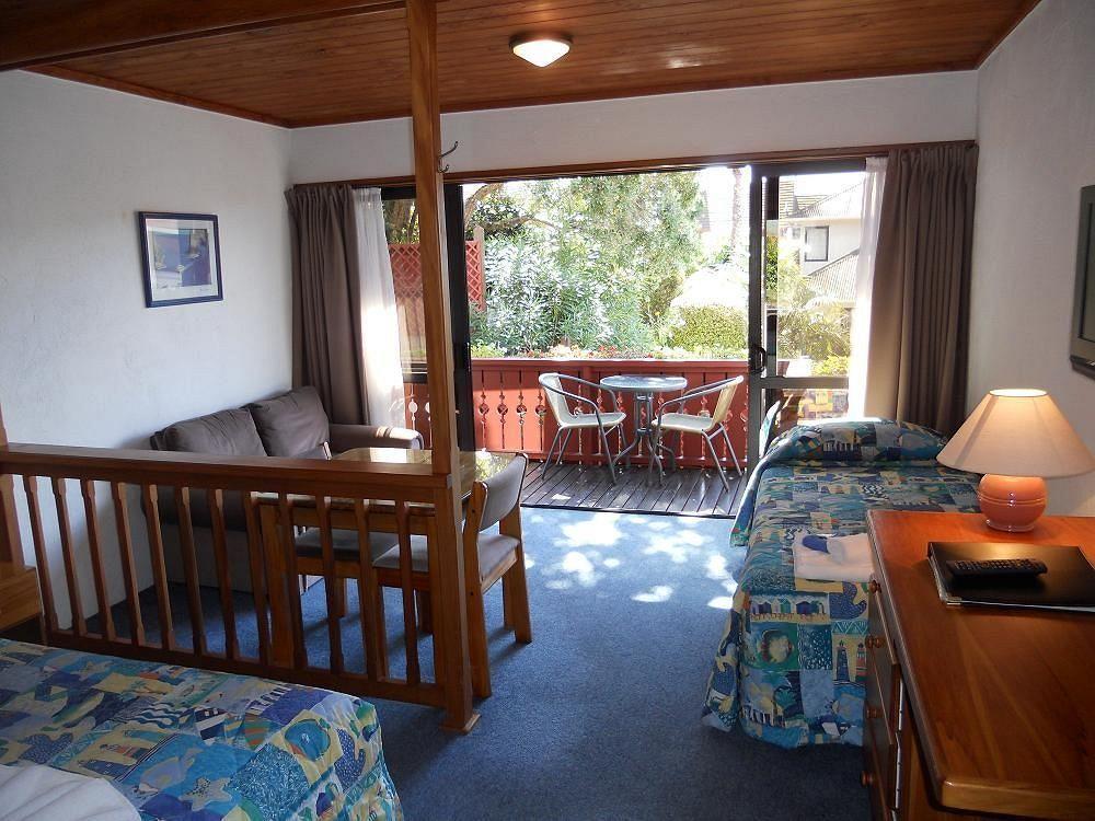 Swiss Chalet Lodge Motel Paihia Exterior photo