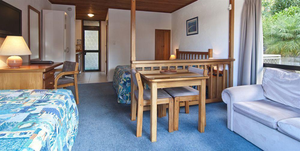 Swiss Chalet Lodge Motel Paihia Exterior photo