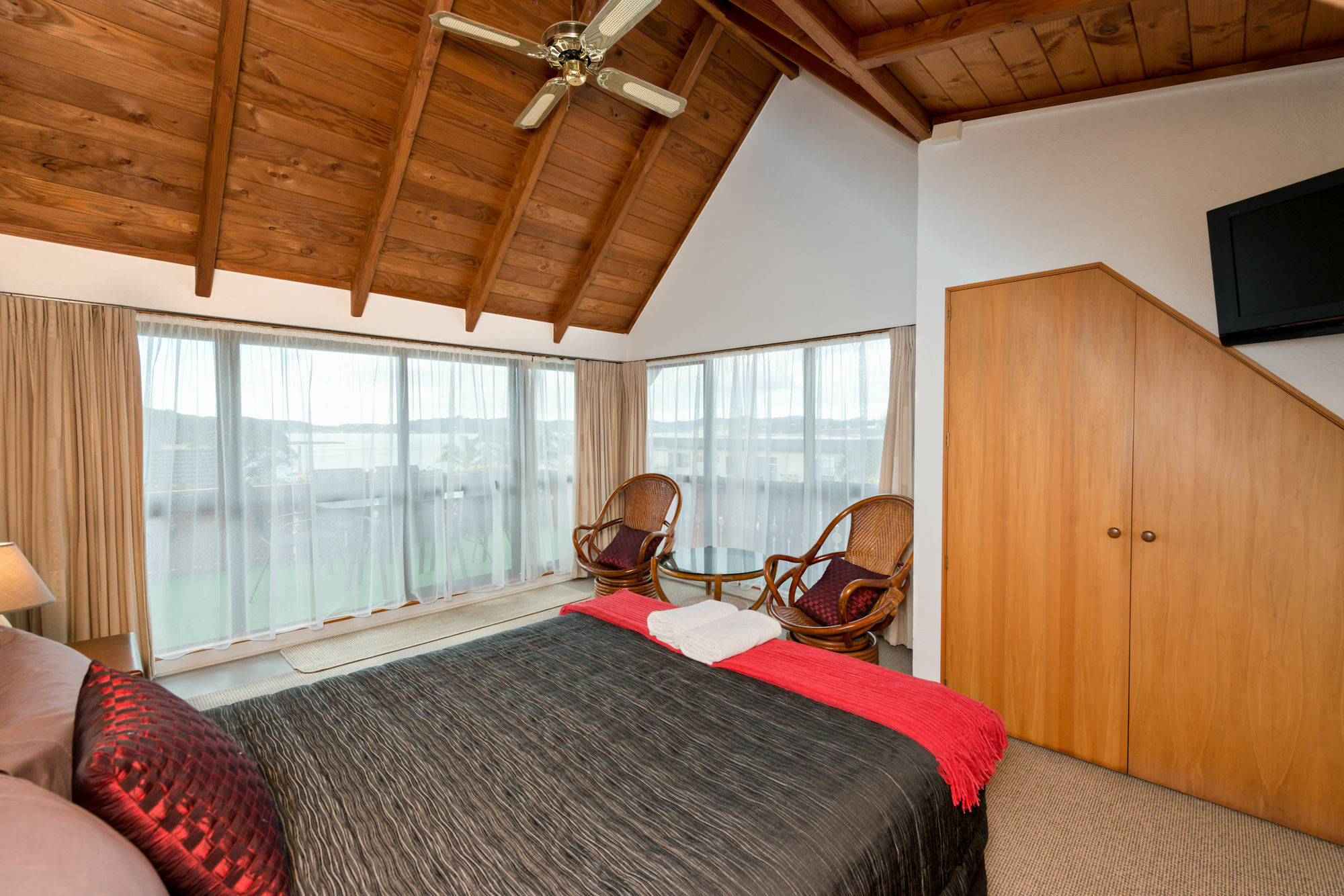 Swiss Chalet Lodge Motel Paihia Exterior photo